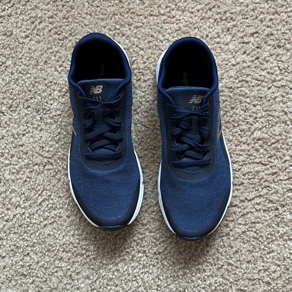 Pre-Owned New Balance 711 Women’s Navy/White Training Shoes Size 8 Medium